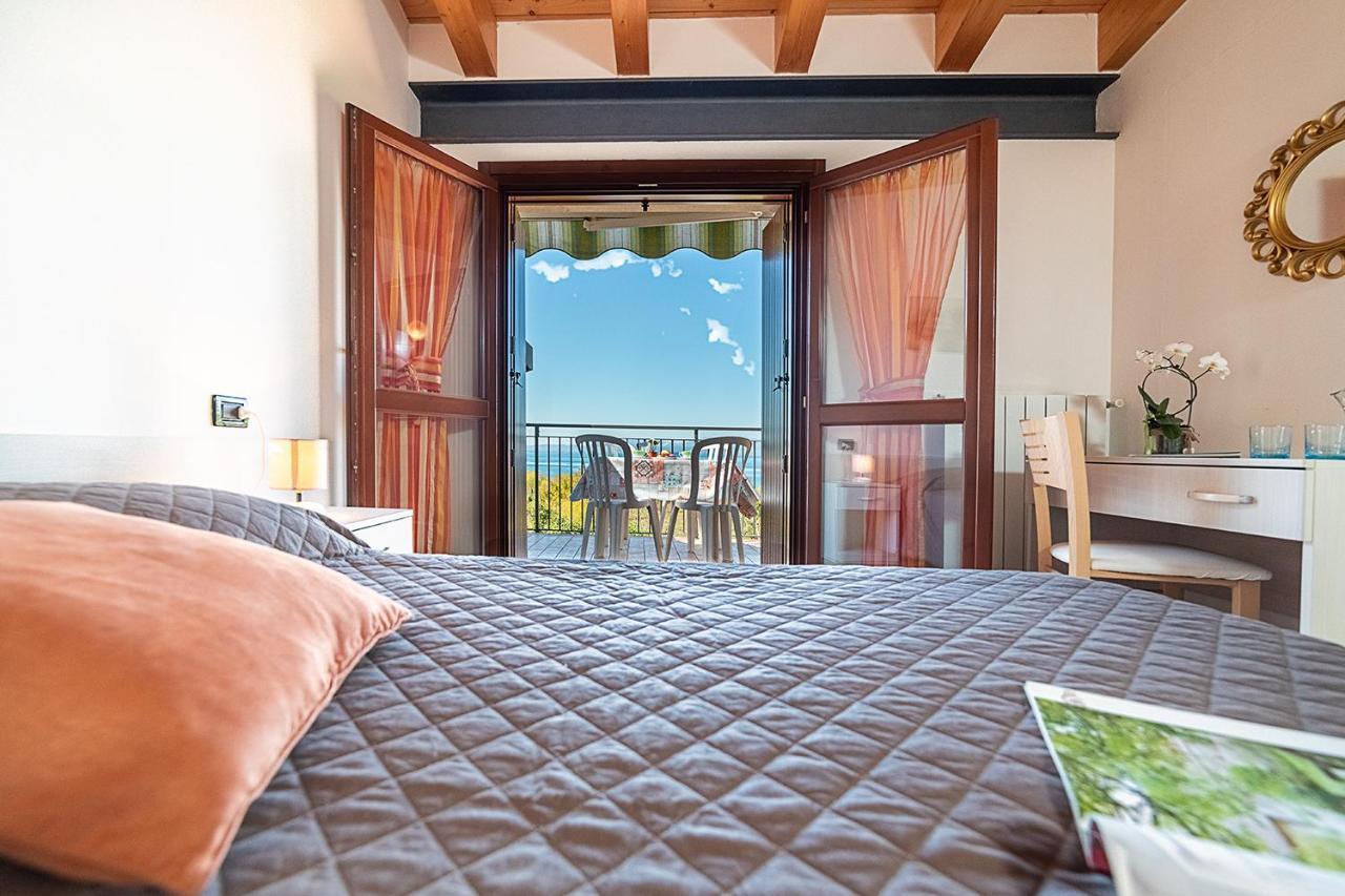 Apartments Eden - Regarda Travel Lazise Luaran gambar